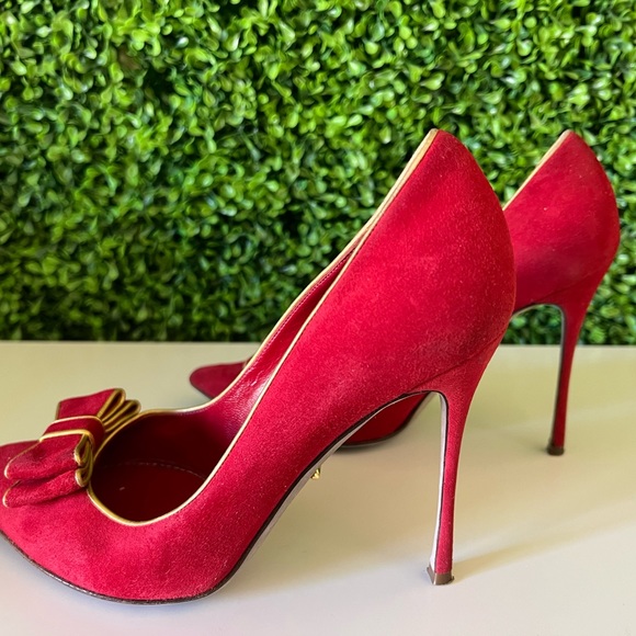 Shoes - Picture 4 of 7